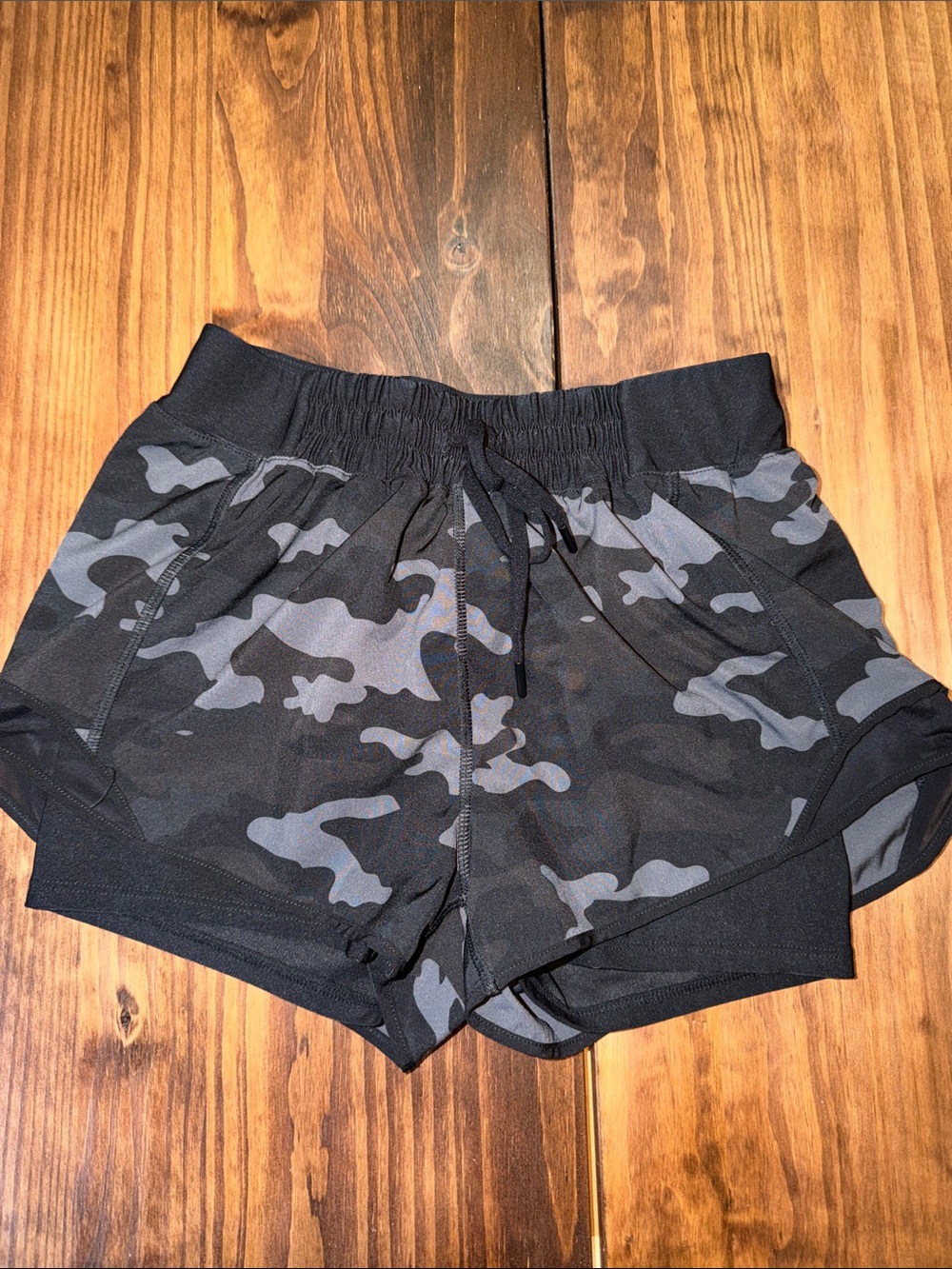 MPG Women's Black & Gray Camo Athletic Shorts